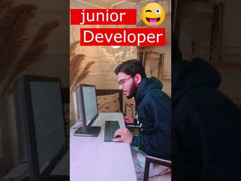 Senior VS Junior 😂 | Funny Developer | Short 🔥