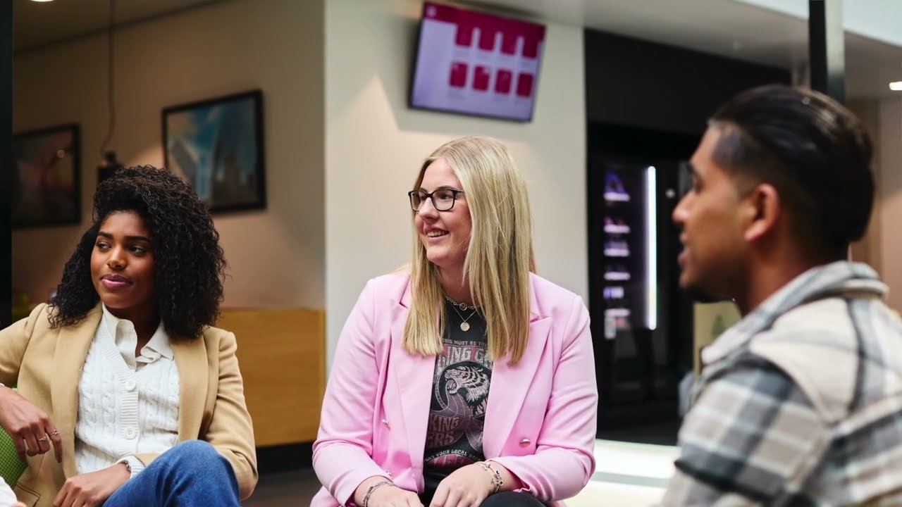 Rotterdam Business School – Using Microsoft Learn to teach Data Analytics, Machine Learning, & AI