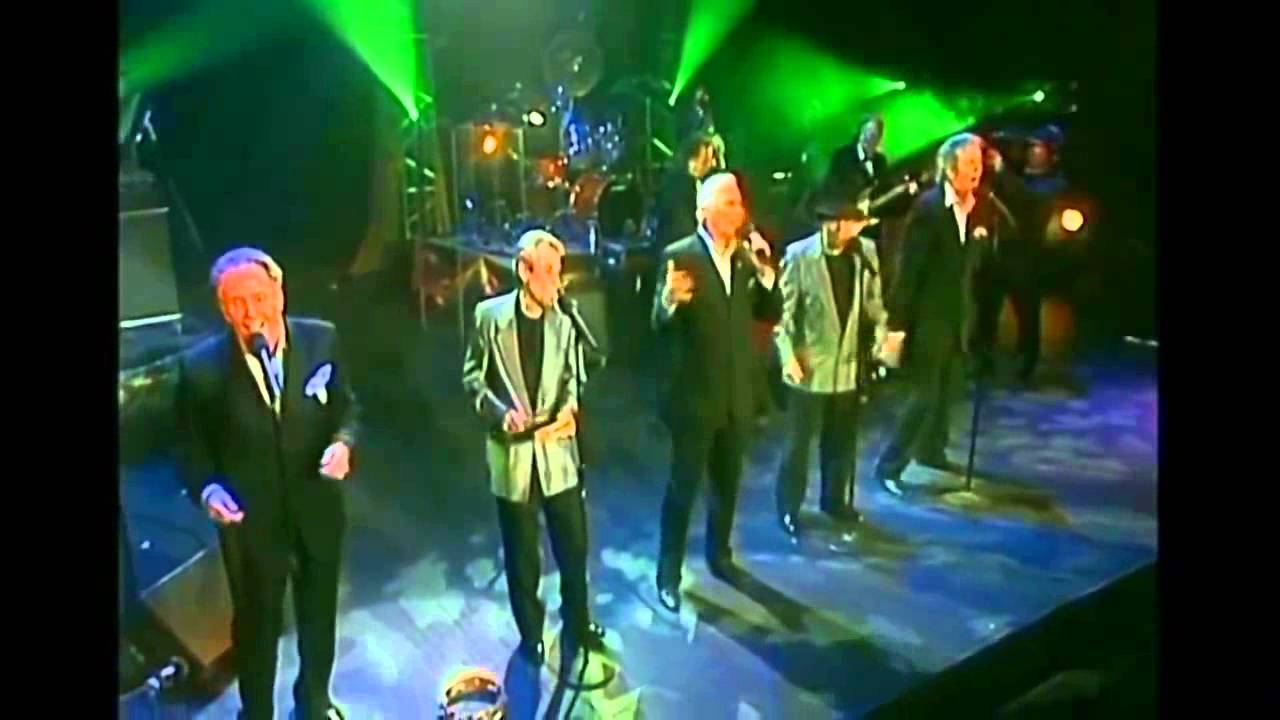 The Tokens – The Lion Sleeps Tonight