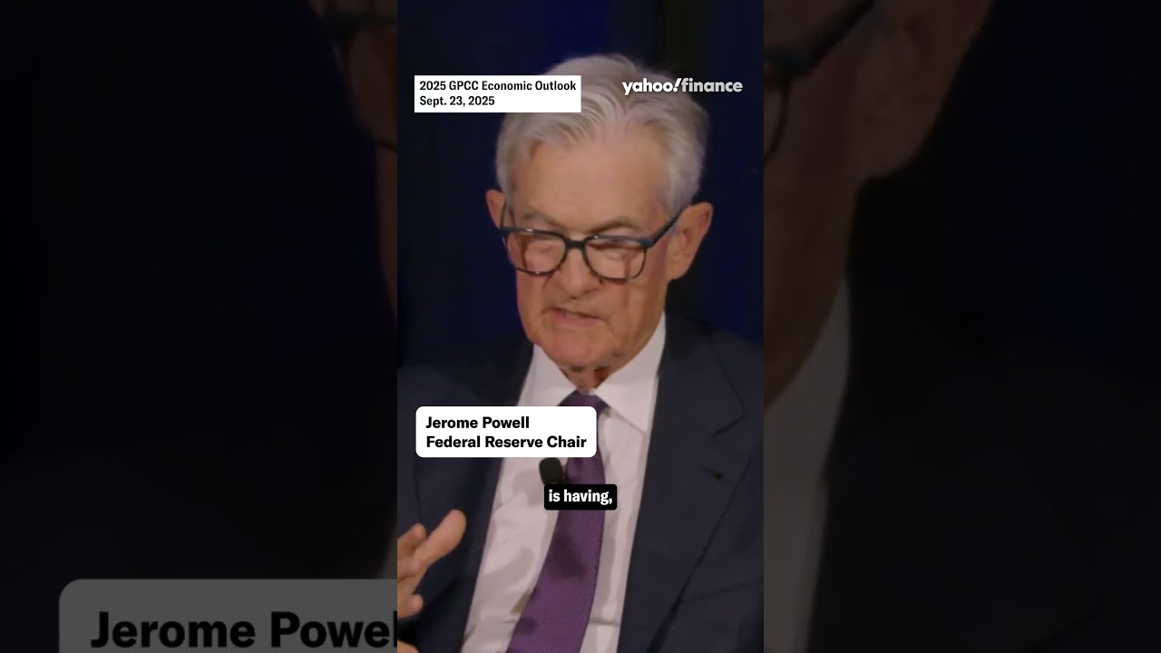 Powell: 🤖 Generative AI is “one of the reasons” for the low hiring rate. 📉